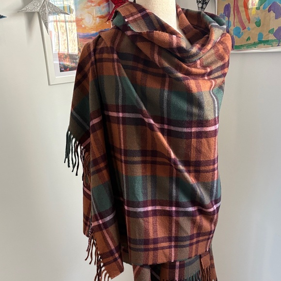 Banana Republic Accessories - BR Blanket Shawl